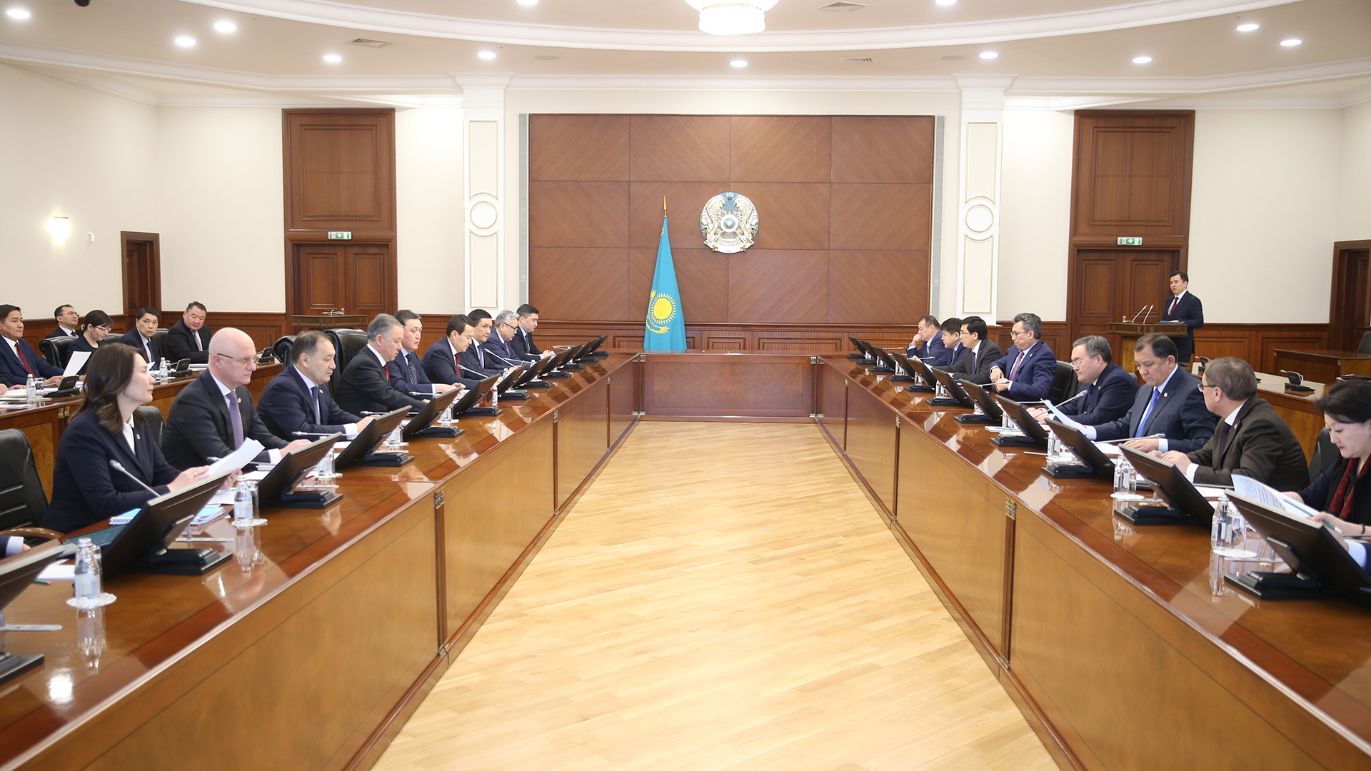 Премьер-Министр провел заседание Национальной комиссии по модернизации