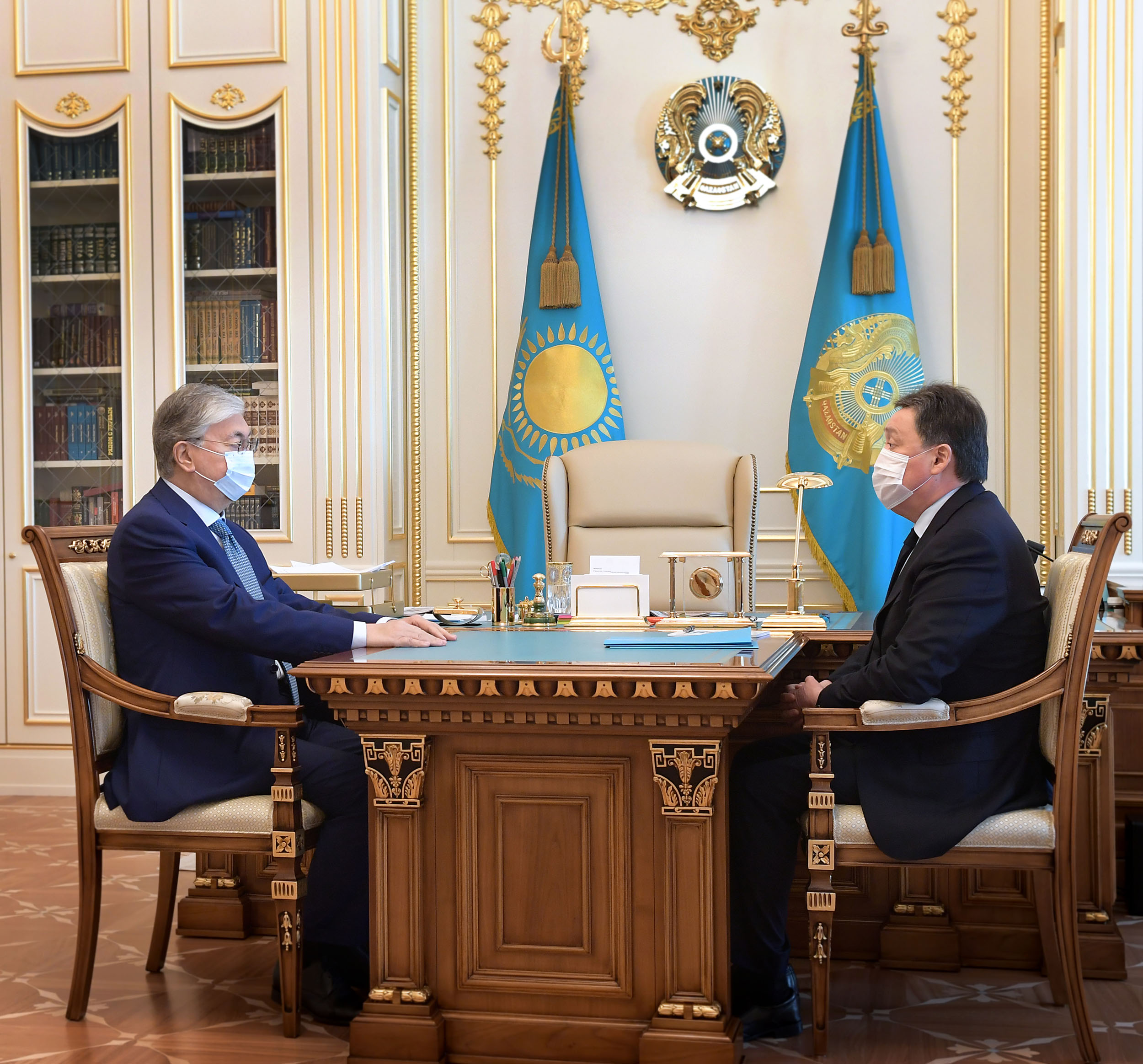 Глава государства принял Премьер-министра Аскара Мамина