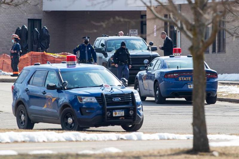 Школьники получили ранения из-за взрыва самодельной бомбы в Мичигане