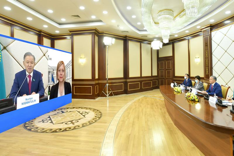 Сотрудничество парламентов Казахстана и Бельгии обсудили Нурлан Нигматулин и Элиан Тильё