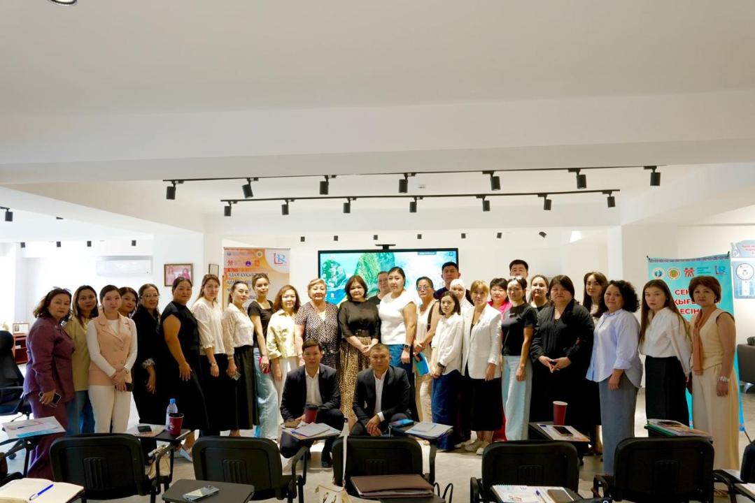 Заң мен тәртіп: 2 200-ден астам азамат құқықтық кеңес алды